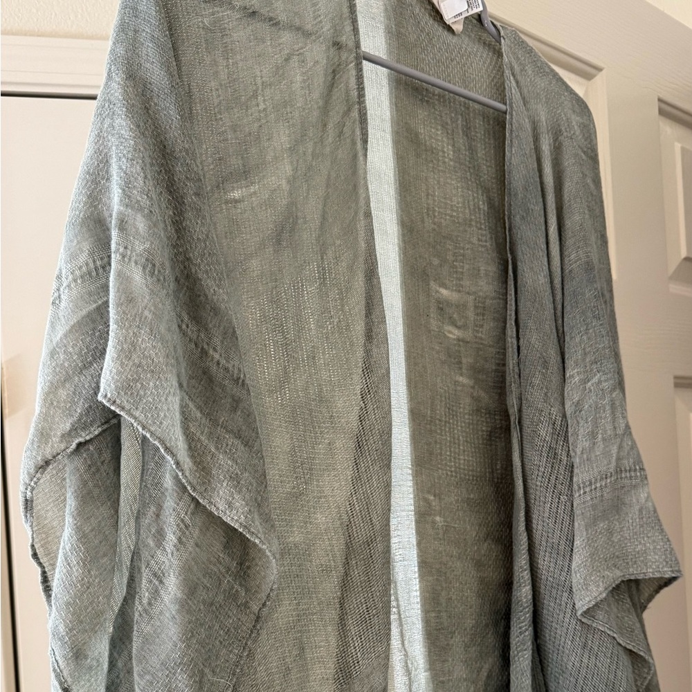 Universal Thread Sage Green kimono